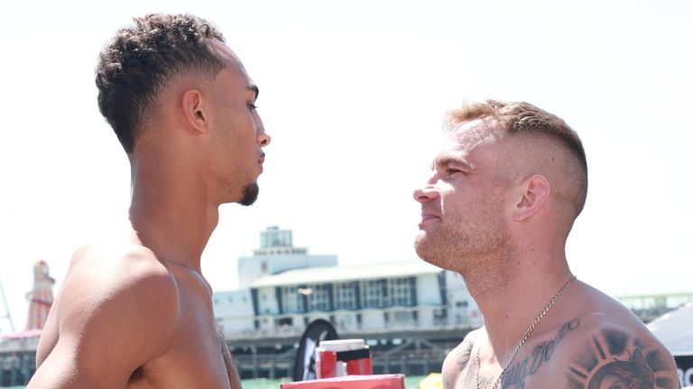 BEN SHALOM...S BATALLA DE BOXXER EN LA PROMOCIÓN DE LA PLAYA .BOURNEMOUTH 29/07/2022.PIC LAWRENCE LUSTIG.WEIGH IN.CONCURSO DE PESO LIGERO-PESADO.BEN WHITTAKER V GREG O'NEILL