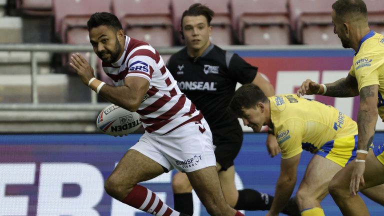 Wigan Warriors v Hull Kingston Rovers - Betfred Super League - DW Stadium
Wigan warriors Bevan French scores the opening try during the Betfred Super League match at the DW Stadium, Wigan. Picture date: Thursday July 28, 2022.