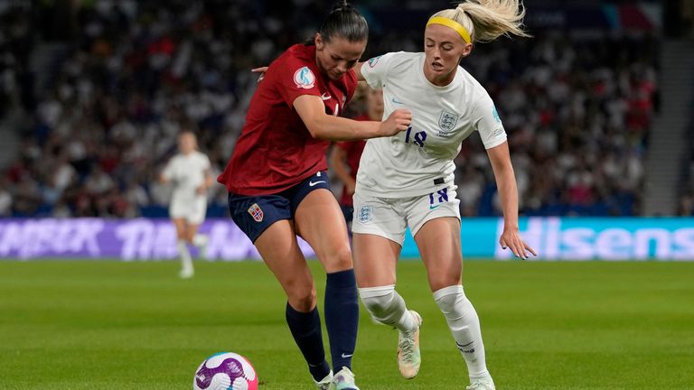 England's Chloe Kelly vies for the ball with Norway's Tuva Hansen