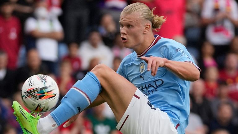 Erling Haaland controls the ball during Man City&#39;s Community Shield loss to Liverpool