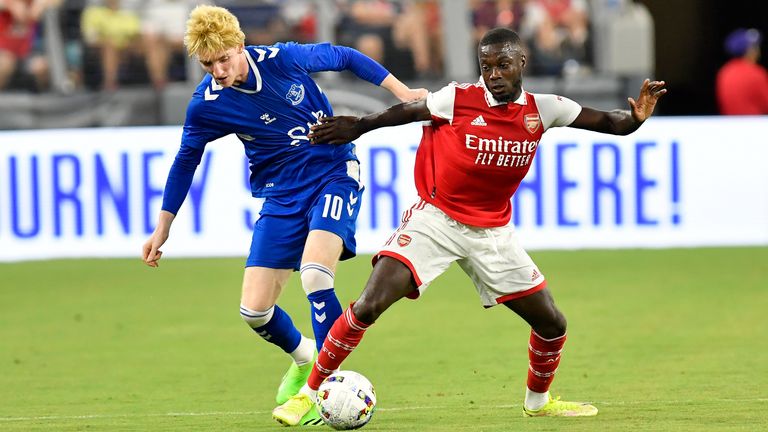 BALTIMORE, MD - JULY 16: Everton forward Anthony Gordon (10) and Arsenal forward Nicolas Pepe (19) battle during The Charm City Match between Arsenal and Everton at M&T Bank Stadium on July 16, 2022 in Baltimore, MD. (Photo by Randy Litzinger/Icon Sportswire) (Icon Sportswire via AP Images)