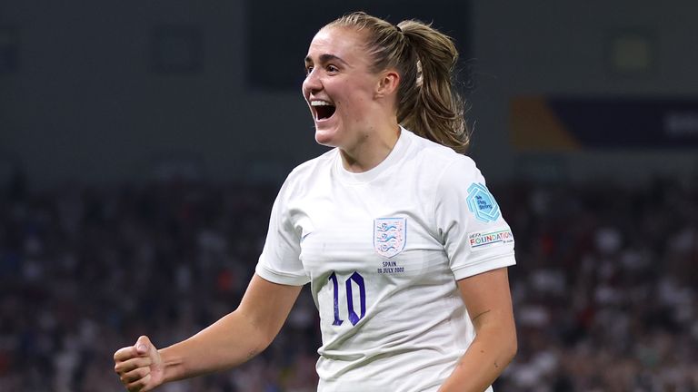 Georgia Stanway celebrates after scoring England&#39;s winner against Spain