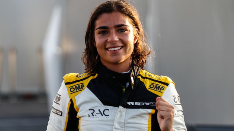 CIRCUIT PAUL RICARD, FRANCE - JULY 22: Jamie Chadwick (GBR), celebrates after securing pole at Circuit Paul Ricard on Friday July 22, 2022 in Le Castellet, France. (Photo by Carl Bingham / LAT Images)