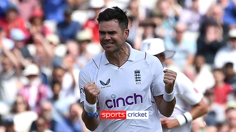 England&#39;s James Anderson celebrates the dismissal of India&#39;s Shubman Gill 