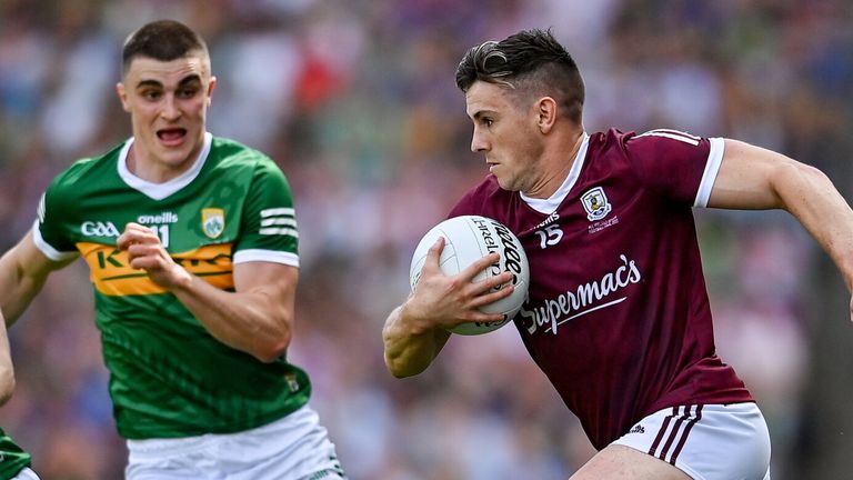 24 July 2022; Shane Walsh of Galway in action against Tom O'Sullivan, left, and Se..n O'Shea of Kerry during the GAA Football All-Ireland Senior Championship Final match between Kerry and Galway at Croke Park in Dublin. Photo by Brendan Moran/Sportsfile