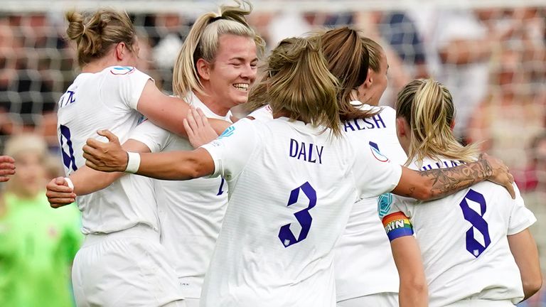 Lauren Hemp anotó su único gol de la Eurocopa 2022 hasta ahora contra Noruega