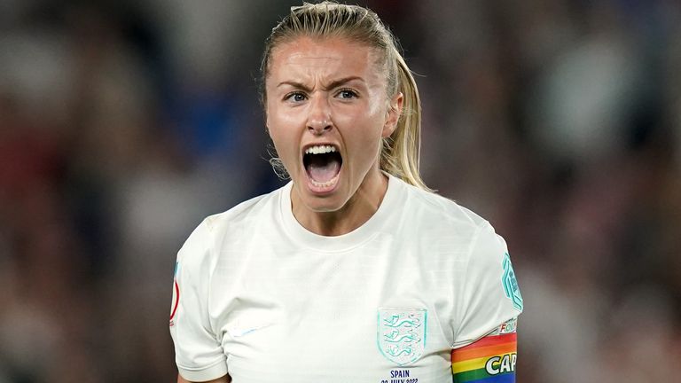 La capitana Leah Williamson no tuvo su mejor partido con la camiseta de Lion, pero formó una sólida unidad defensiva junto a Millie Bright.