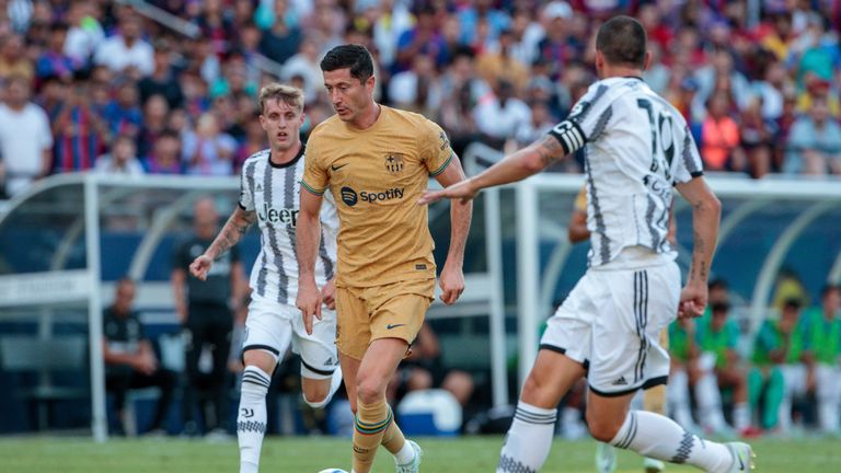 Robert Lewandowski debut 2-2 draw with Juventus | Video | TV Show | Sky Sports