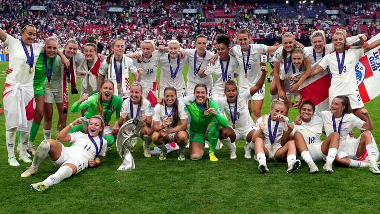 England Women&#39;s players celebrate winning the European Championship after beating Germany in the final at Wembley