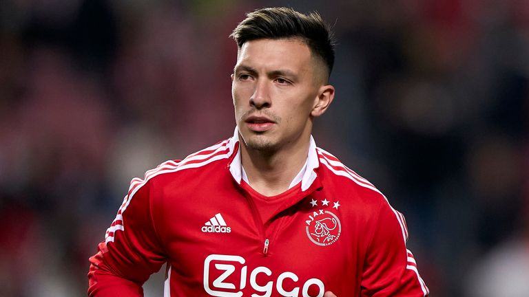 Lisandro Martinez: Man Utd and Arsenal transfer target has shone for Ajax and offers brains, brawn and versatility | Football News | Sky Sports
