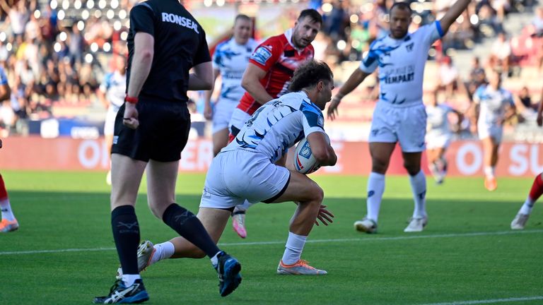 Picture by Fabrice Rodriguez/SWpix.com - 23/07/2022 - Rugby League - Betfred Super League Round 20 - Toulouse Olympique v Salford Red Devils - Stade Ernest-Wallon, Toulouse, France - try from Mathieu Jussaume