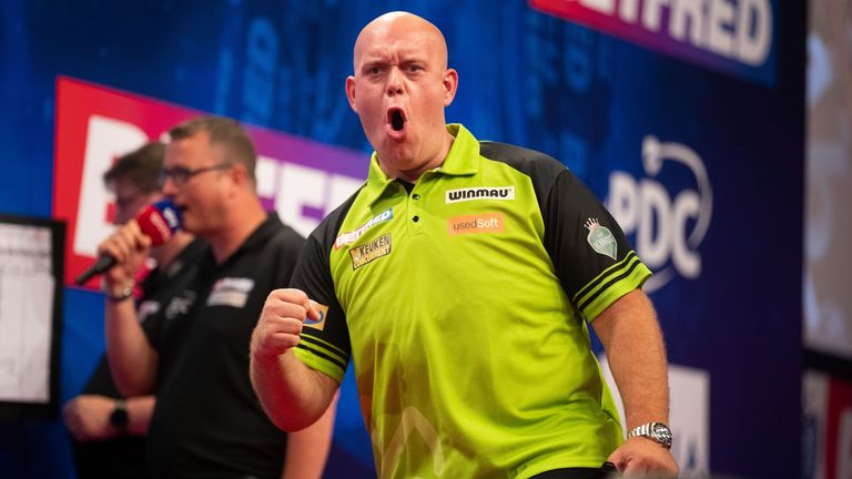 World Matchplay second round game between Michael van Gerwen and Joe Cullen.
