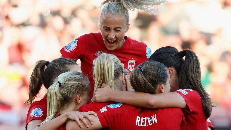 07.07.2022, Football, UEFA Womens EURO 2022, Norway - Northern Ireland, ENG, Southampton, St Marys Stadium Cheering after the scorer's 1-0 goal, Julie Blakstad (17 Norway ) Photo: Heiko Becker / picture -alliance / dpa / AP Photo