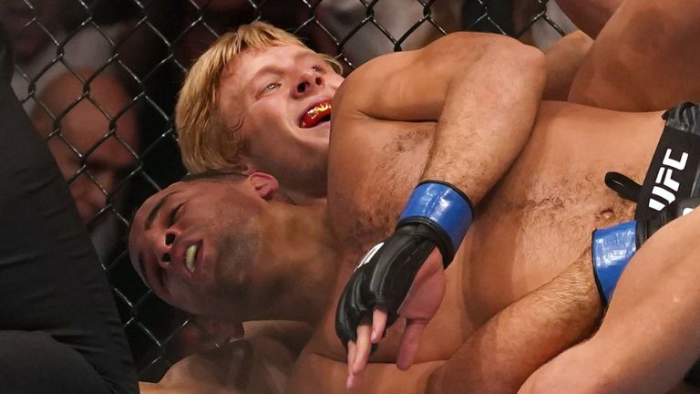 Paddy Pimblett secures the win via submission 