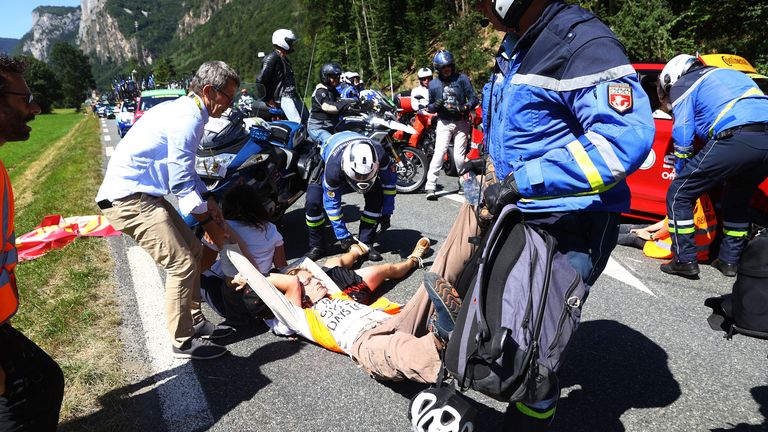 Protesters defending 'Mont Blanc environment' cause the Tour de France to be temporarily immobilised