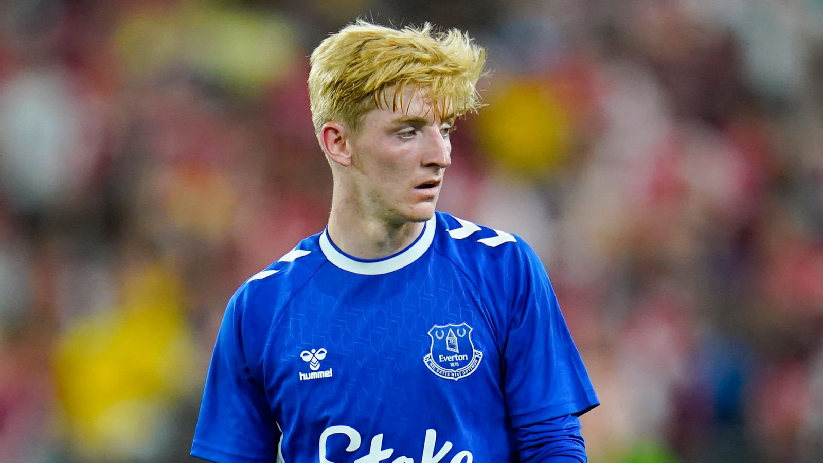 Anthony Gordon: Chelsea interested in signing Everton forward amid reports of £40m bid