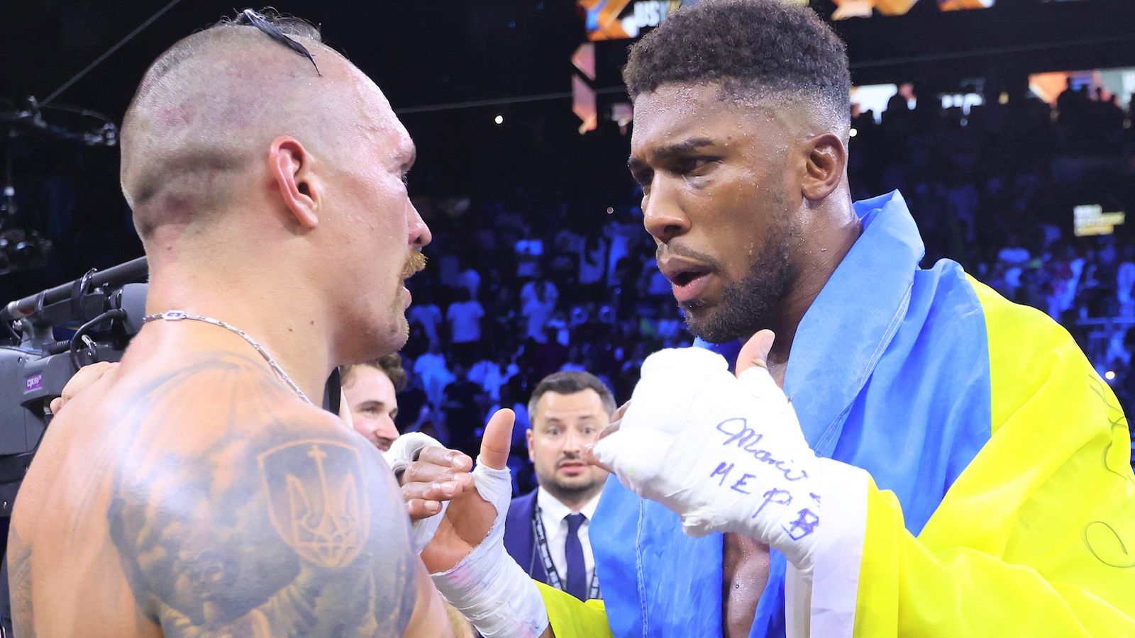 Oleksandr Usyk offers to help Anthony Joshua in training for his next