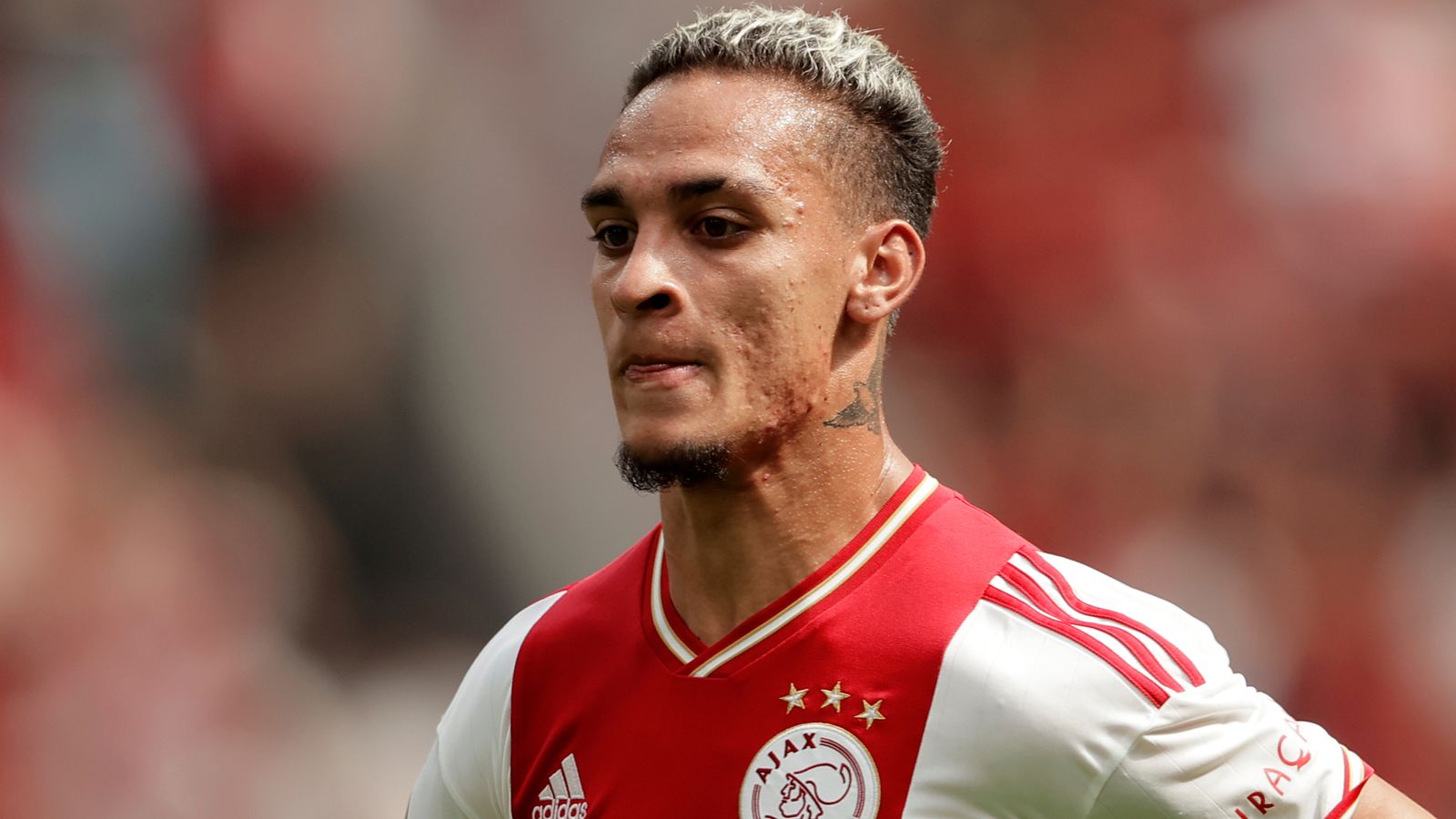 Manchester United agree £85m deal to sign Antony from Ajax