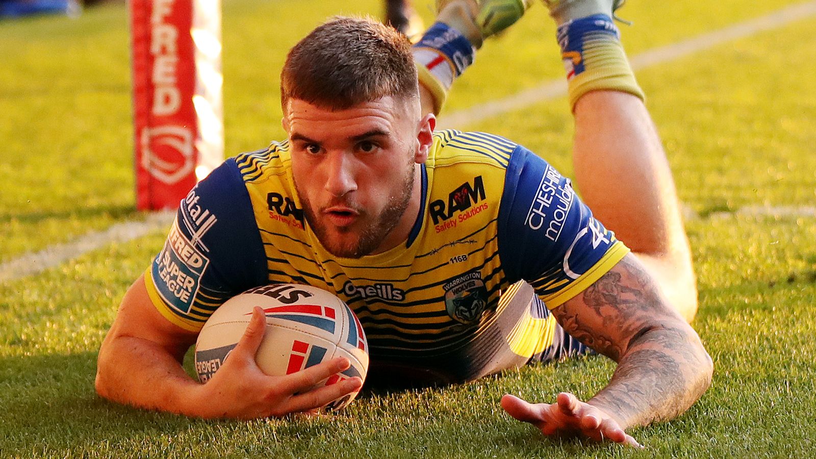 Super League: Warrington Wolves move step closer to survival with 32-18 victory over Toulouse