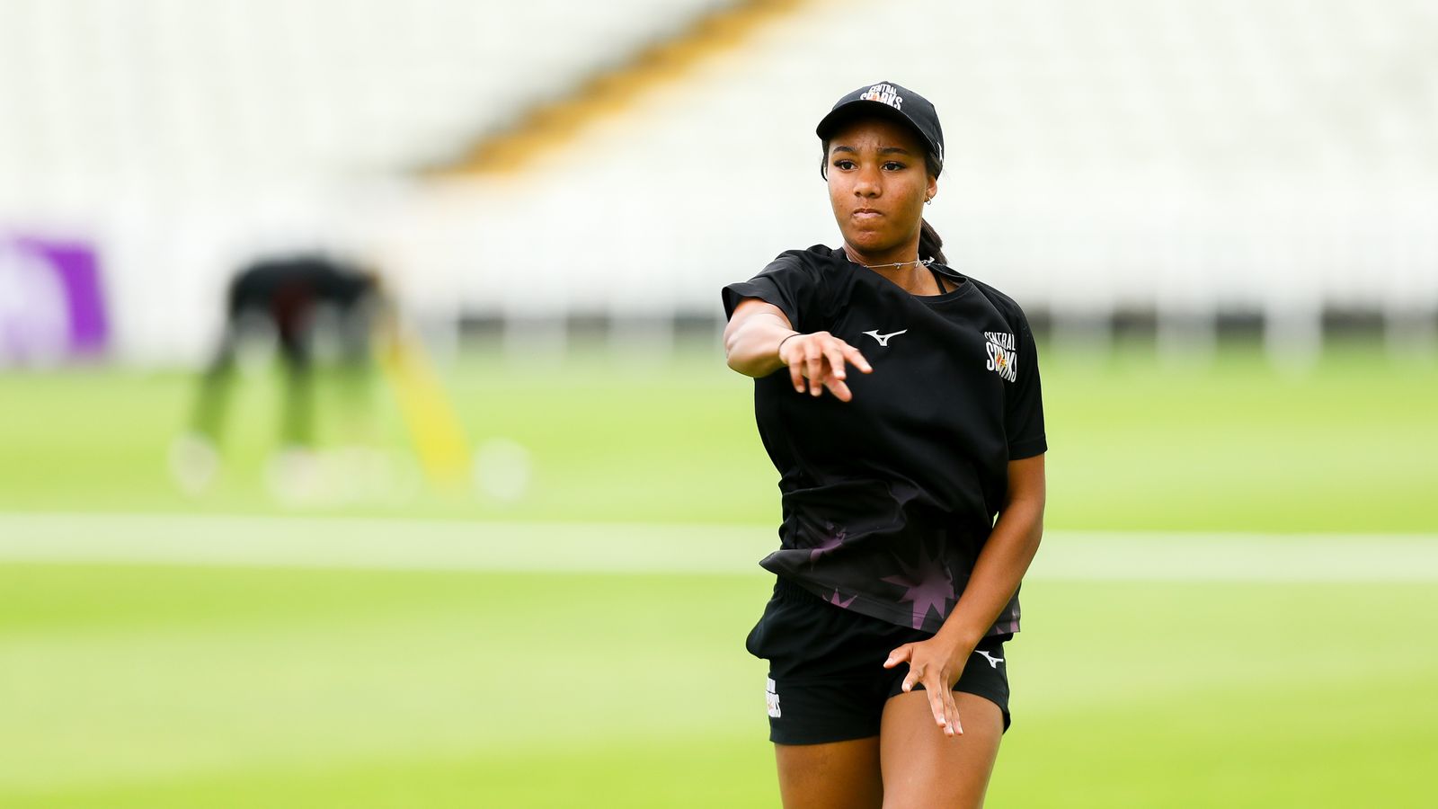 The Hundred: Davina Perrin, 15, eager to 'show what she can do' with ...