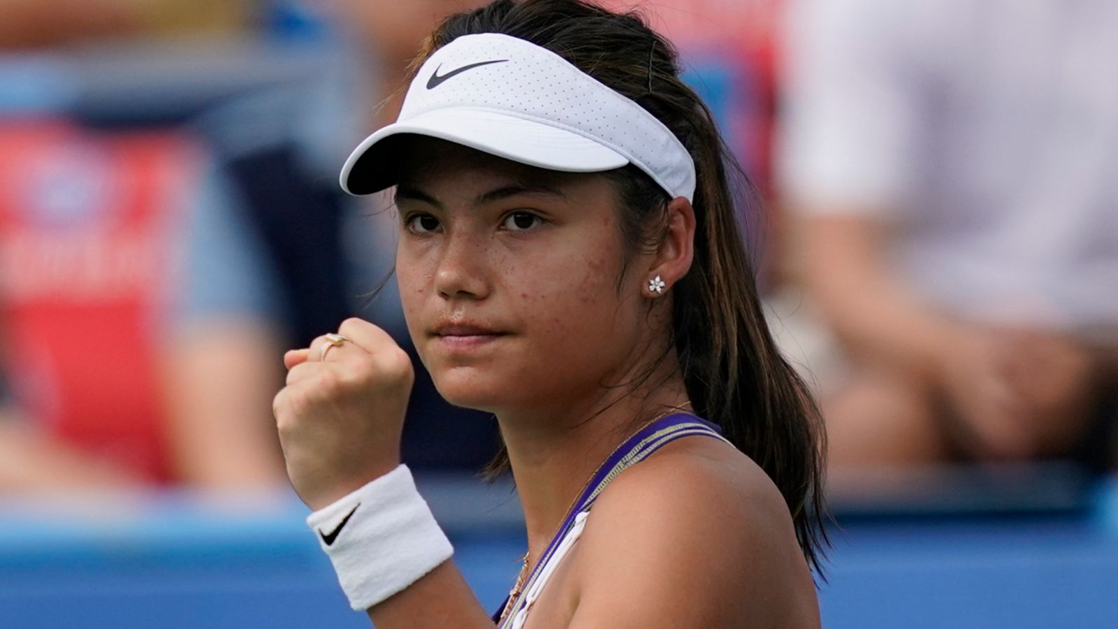 Citi Open: Emma Raducanu beats Camila Osorio to reach quarter-finals in Washington