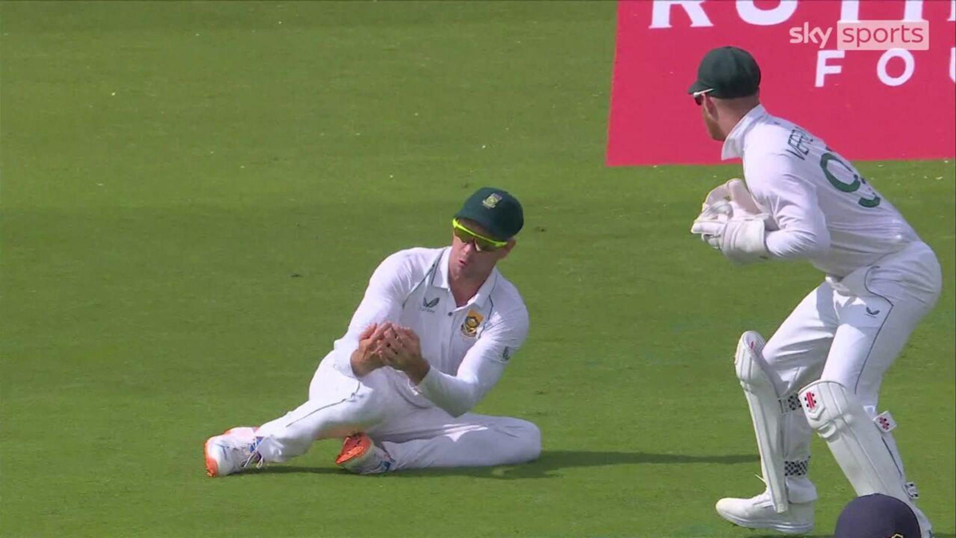 Pope dropped on 67 as Erwee juggles 'simple slip catch'