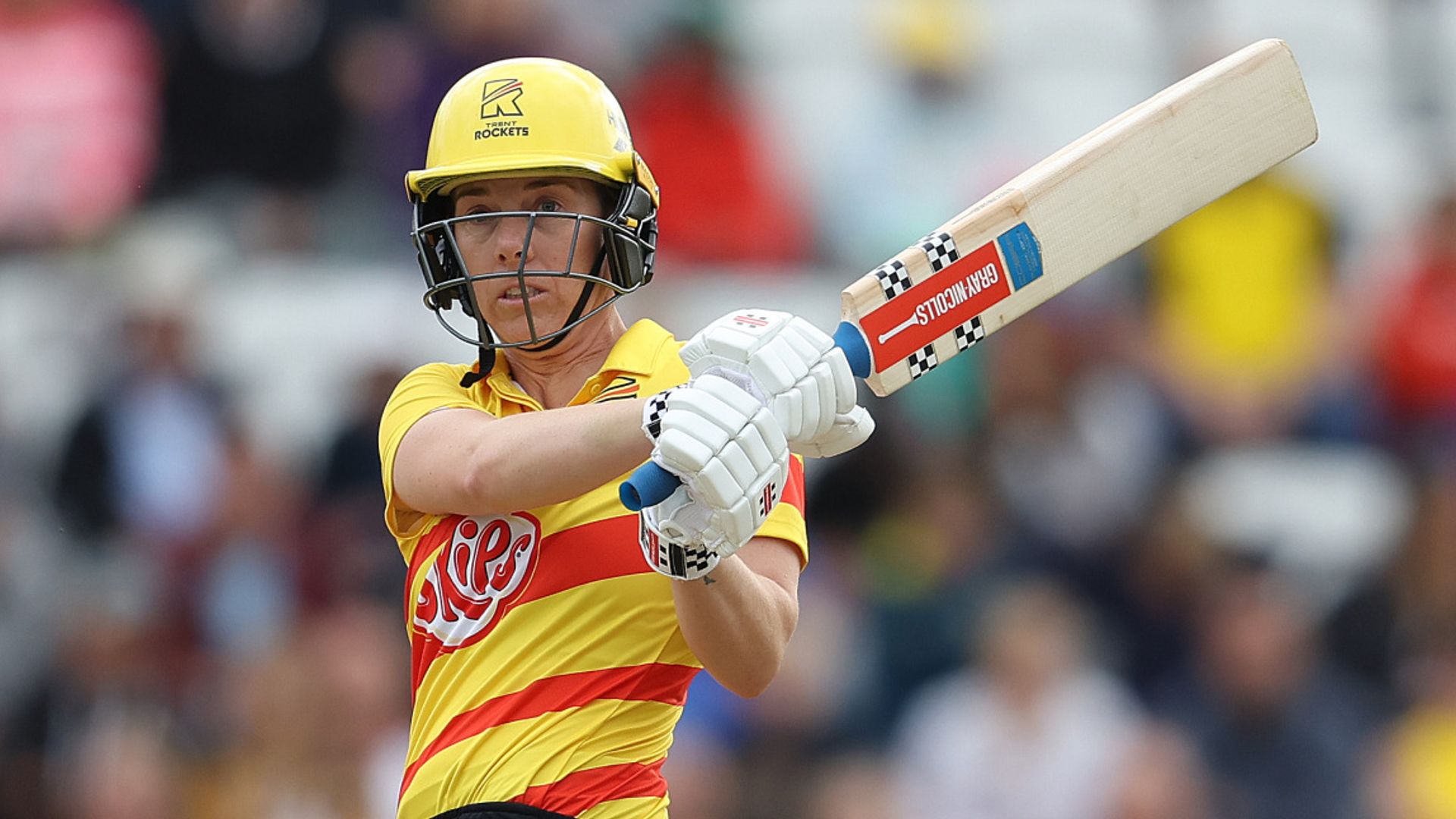 Rockets ease past Fire to keep play-off hopes alive