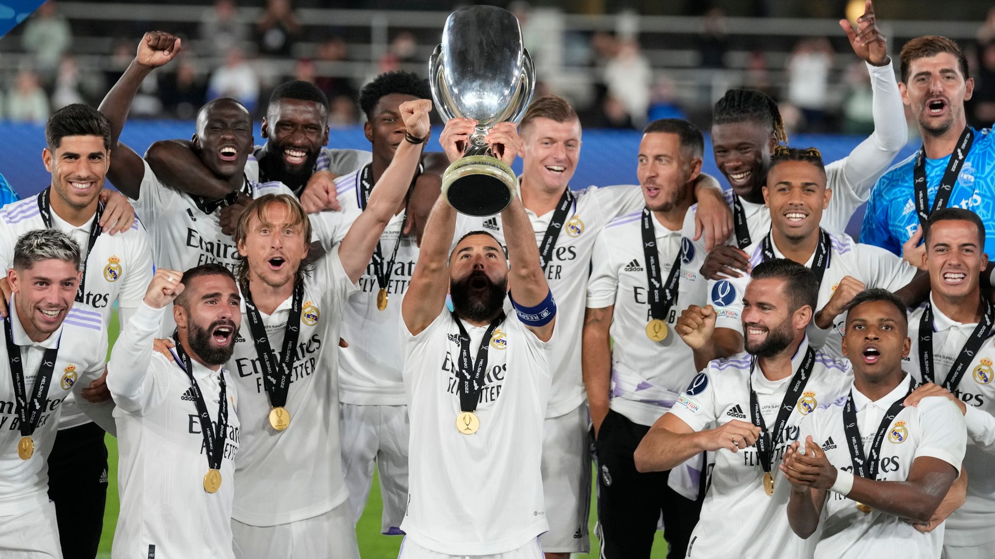 Após bater o Eintracht Frankfurt por 2x0, Real Madrid alcança status de  maior campeão da Champions e Supercopa