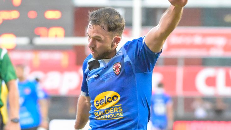 Picture by Fabrice Rodriguez/SWpix.com - 20/08/2022 - Rugby League - Betfred Super League Round 24 - Catalans Dragons v Salford Red Devils - Stade Gilbert Brutus, Perpignan, France - Ryan Brierley transformation