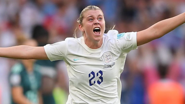 Alessia Russo celebrates at the final whistle following England's Euro 2022 final win vs Germany 