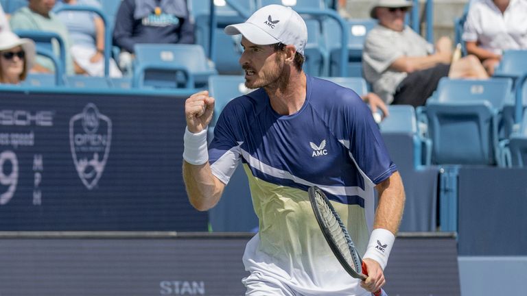 August 15, 2022, Mason, Ohio, USA: Andy Murray (GBR) reacts to a shot during Monday&#39;s first round of the Western and Southern Open at the Lindner Family Tennis Center, Mason, Oh. (Credit Image: .. Scott Stuart/ZUMA Press Wire) (Cal Sport Media via AP Images)
