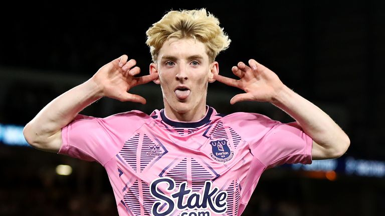 Anthony Gordon celebrates after putting Everton 1-0 up against Leeds