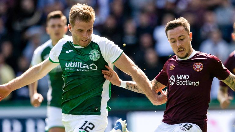 EDINBURGH, SCOTLAND - AUGUST 07: Chris Cadden and Barrie McKay in action during a cinch Premiership match between Hibernian and Heart of Midlothian at Easter Road, on August 07, 2022, in Edinburgh, Scotland.  (Photo by Alan Harvey / SNS Group)