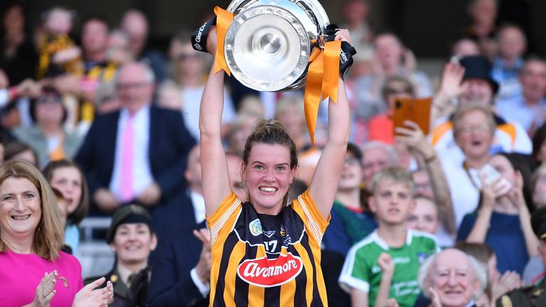 7 August 2022; Kilkenny captain Aoife Prendergast lifts the O'Duffy Cup after her side's victory in the Glen Dimplex All-Ireland Senior Camogie Championship Final match between Cork and Kilkenny at Croke Park in Dublin. Photo by Seb Daly/Sportsfile