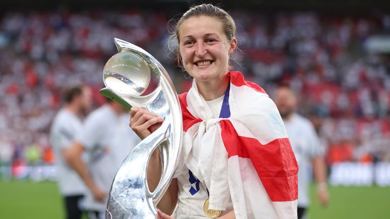 Ellen White of England poses with the trophy following the 2-1 victory in the UEFA Women's Euro England 2022 final match between England and Germany at Wembley Stadium