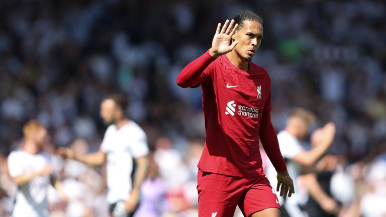 Matthew Upson évalue les raisons du mauvais début de saison de Virgil van Dijk pour Liverpool.