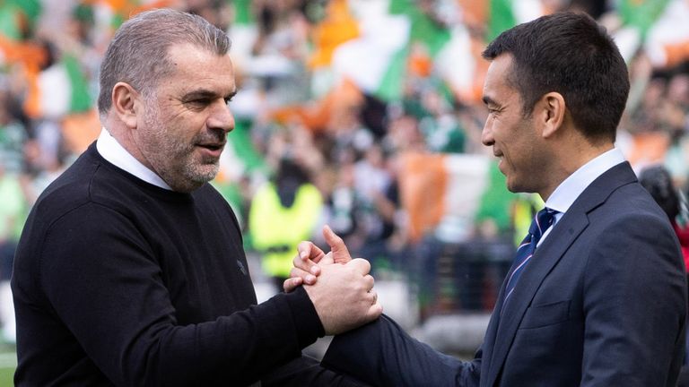 El entrenador del Celtic Ange Postecoglou (izquierda) y el entrenador de los Rangers Giovanni van Bronckhorst (Regt) llevaron a su equipo a la Liga de Campeones.
