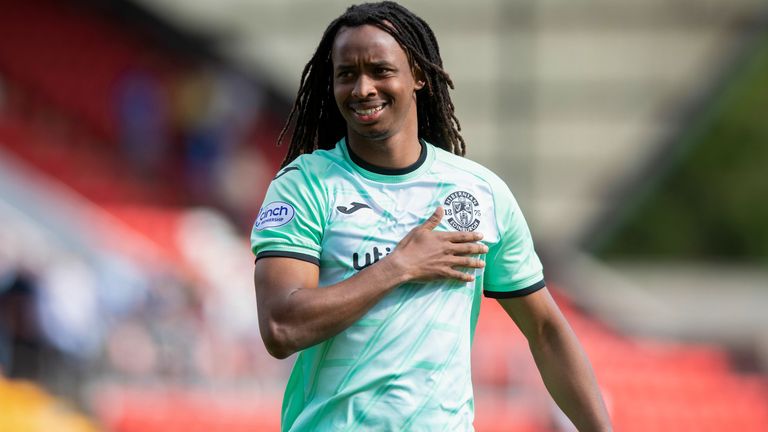 PERTH, SCOTLAND - JULY 30: Hibs&#39; Jair Tavares celebrates at full-time during a cinch Premiership match between St. Johnstone and Hibernian at McDiarmid Park, on July 30, 2022, in Perth, Scotland.  (Photo by Mark Scates / SNS Group)