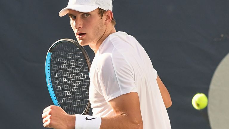 August 1, 2022, Washington, D.C, U.S: JACK DRAPER pumps his fist during his match against Stefan Kozlov at the Rock Creek Tennis Center. (Credit Image: .. Kyle Gustafson/ZUMA Press Wire) (Cal Sport Media via AP Images)