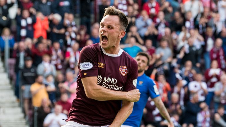 EDINBURGH, SCOTLAND - AUGUST 28: Hearts' Lawrence Shankland celebrates his goal with during a cinch Premiership match between Heart of Midlothian and St Johnstone, on August 28, 2022, in Edinburgh, Scotland. (Photo by Ross Parker / SNS Group)
