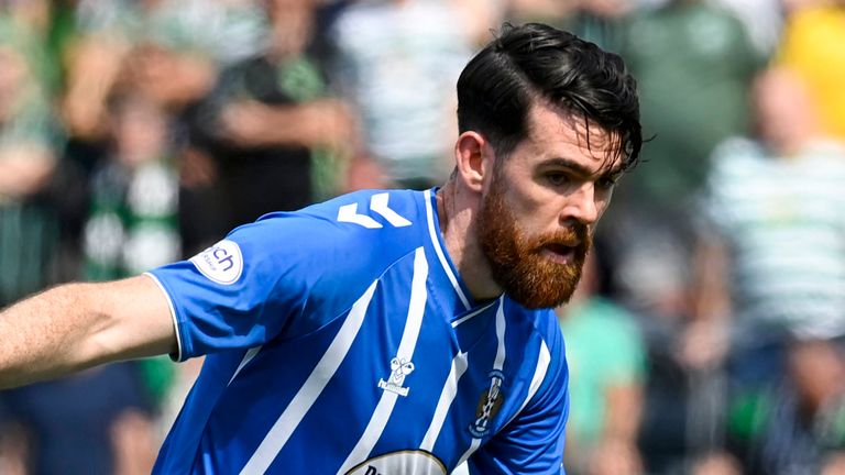 Liam Donnelly has joined Kilmarnock after being released by Motherwell 