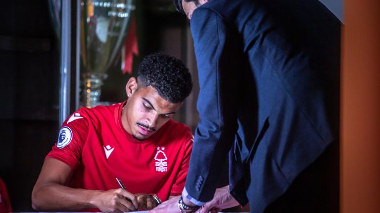 Morgan Gibbs-White puts pen to paper on his contract with Nottingham Forest