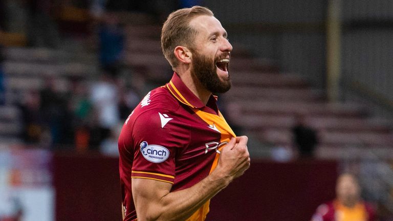 Kevin Van Veen scored twice in the first half for Motherwell