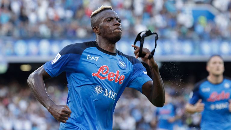 Victor Osimhen podría incluir al Napoli en el acuerdo