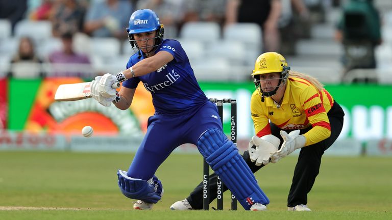 Amelia Kerr led the fightback for London Spirit, scoring 26 off 19 balls.