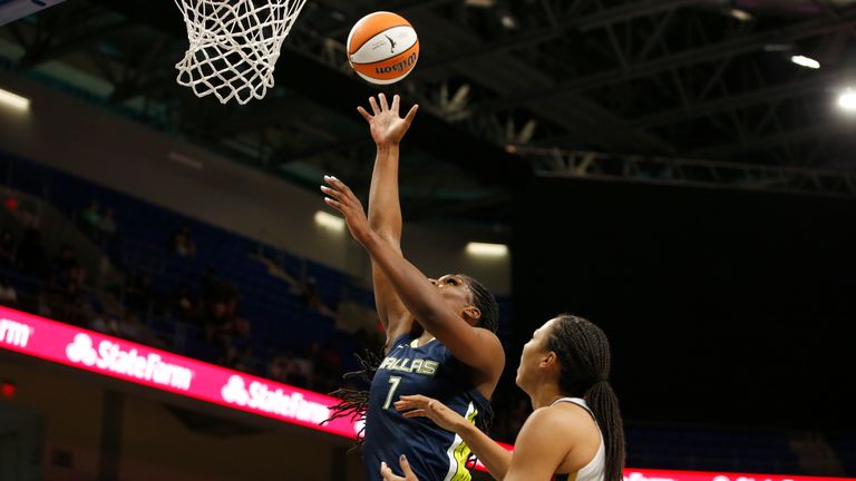 ARLINGTON, TX - AUGUST 4: Teaira McCowan #7 of the Dallas Wings shoots the ball during the game against the Las Vegas Aces on August 4, 2022 at the College Park Center in Arlington, Texas. NOTE TO USER: User expressly acknowledges and agrees that, by downloading and/or using this Photograph, user is consenting to the terms and conditions of the Getty Images License Agreement. Mandatory Copyright Notice: Copyright 2022 NBAE (Photo by Tim Heitman/NBAE via Getty Images)
