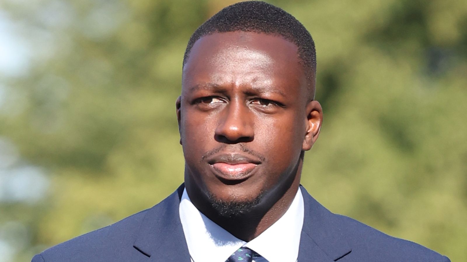 Benjamin Mendy: Man City footballer found not guilty of one count of rape at Che..