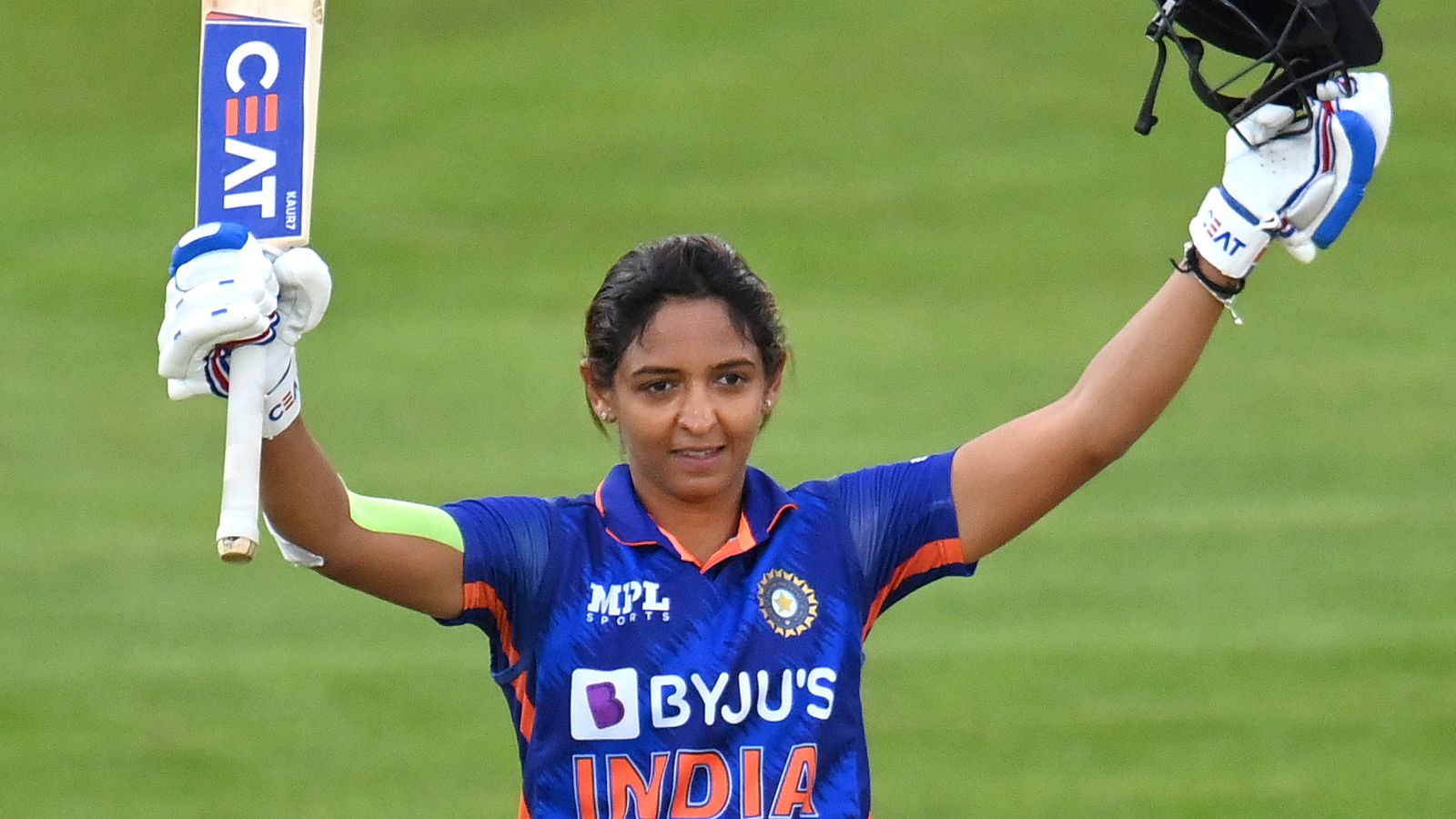 England vs India: Harmanpreet Kaur's unbeaten century sets up ODI ...