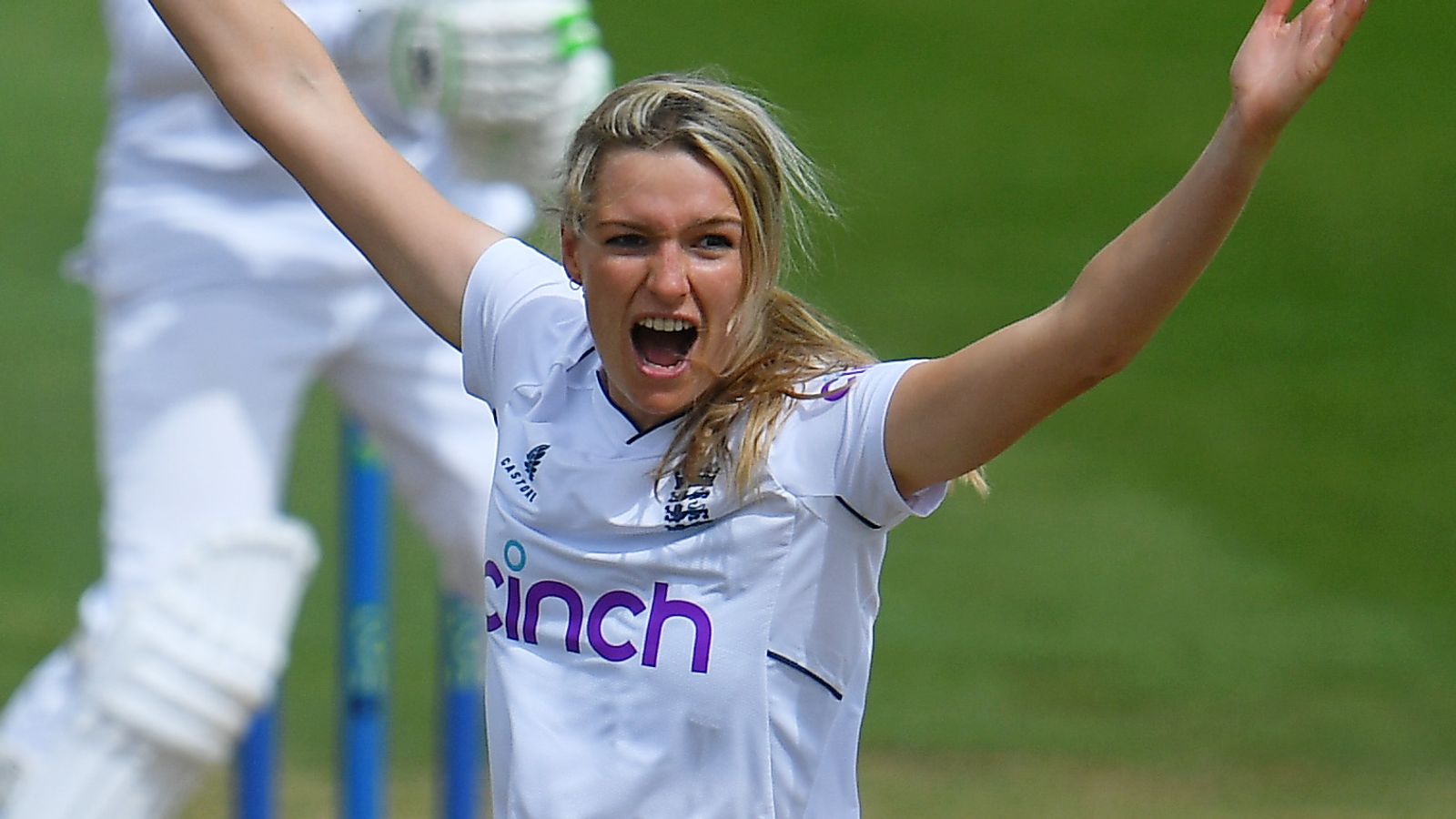 Lauren Bell Called-up to England Women IT20 Squad - News18