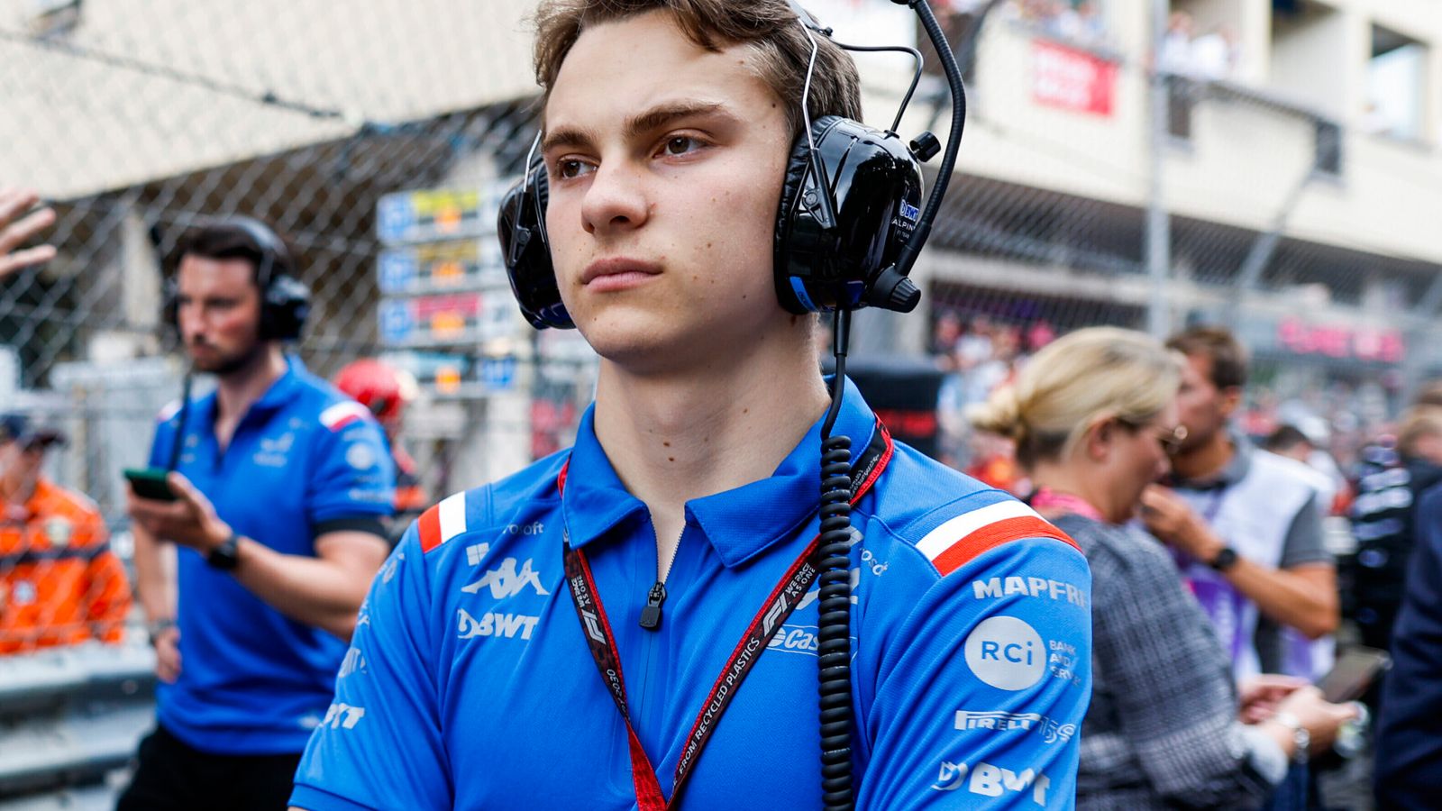 Oscar Piastri to drive for McLaren in 2023 as Alpine lose Formula 1 contract battle